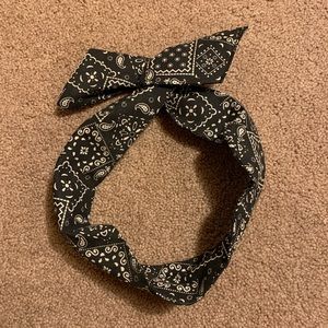 Bandanna wire headband